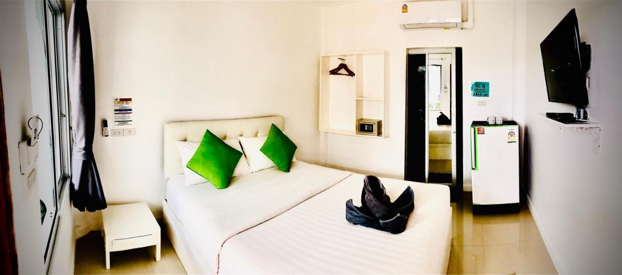 Hotel Koh Larn White House Exterior foto