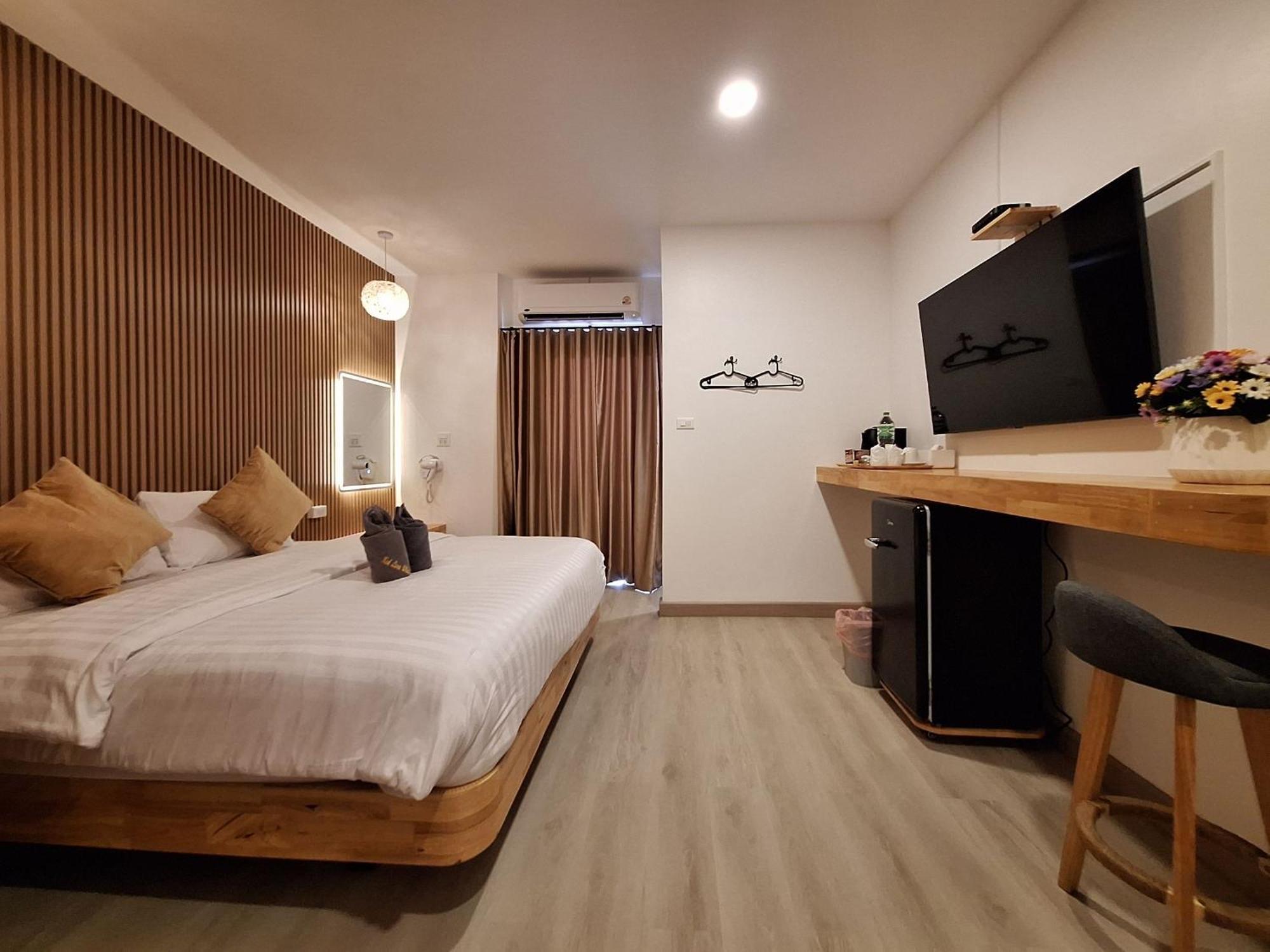 Hotel Koh Larn White House Exterior foto